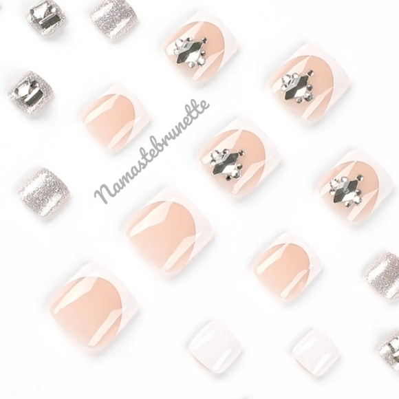 Rhinestone French Manicure Press On Toenails - Picture 3 of 17